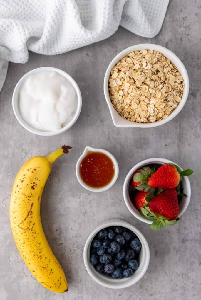 Granola Berry Cups ingredients oats, banana, yoghurt, honey